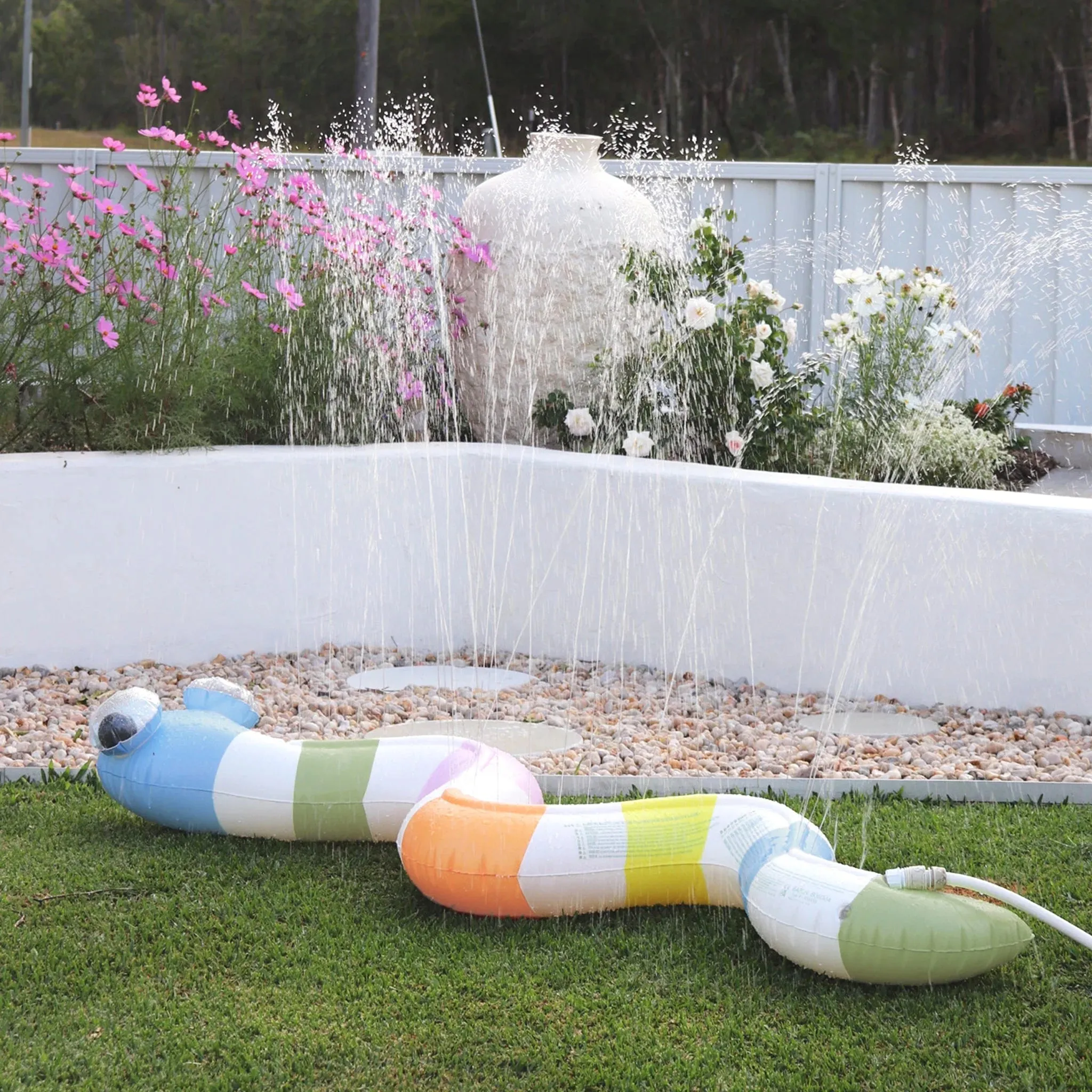 Inflatable Sprinkler - Into the Wild Multi