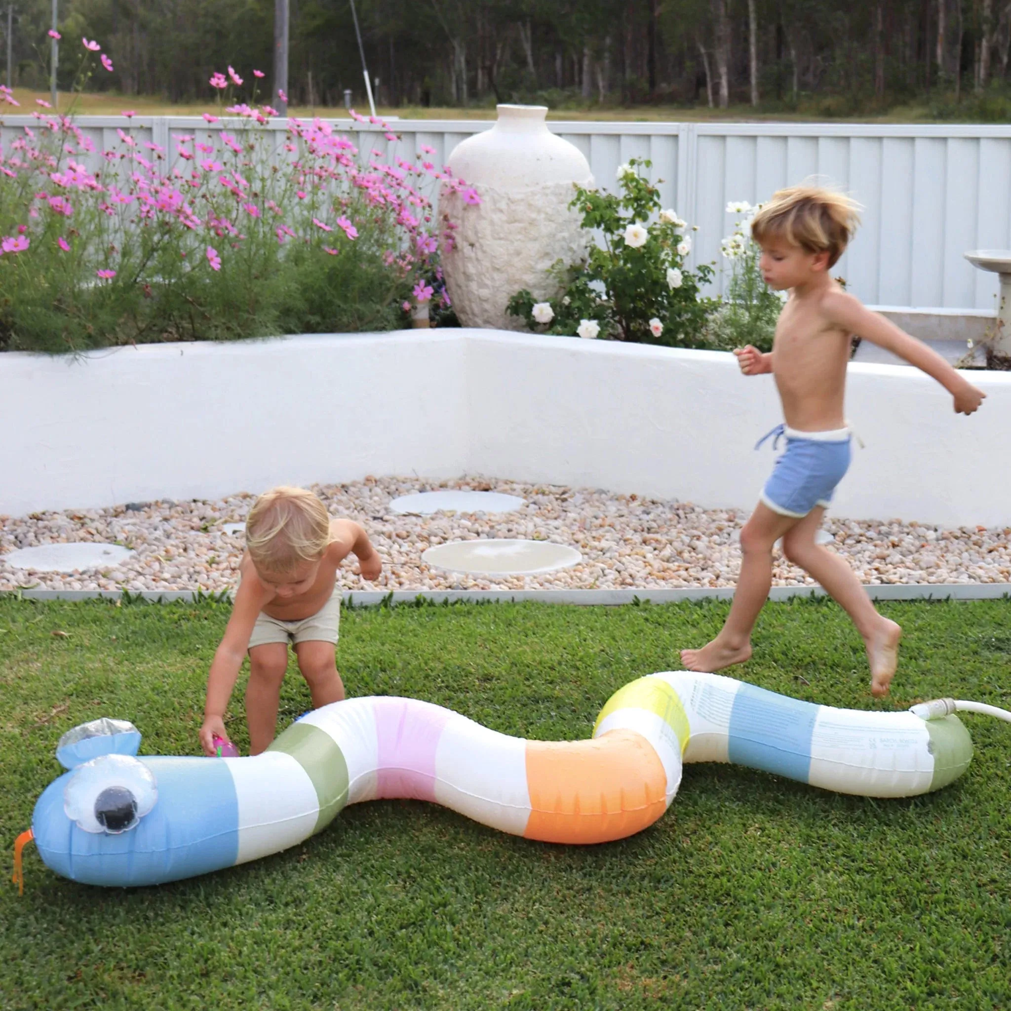 Inflatable Sprinkler - Into the Wild Multi