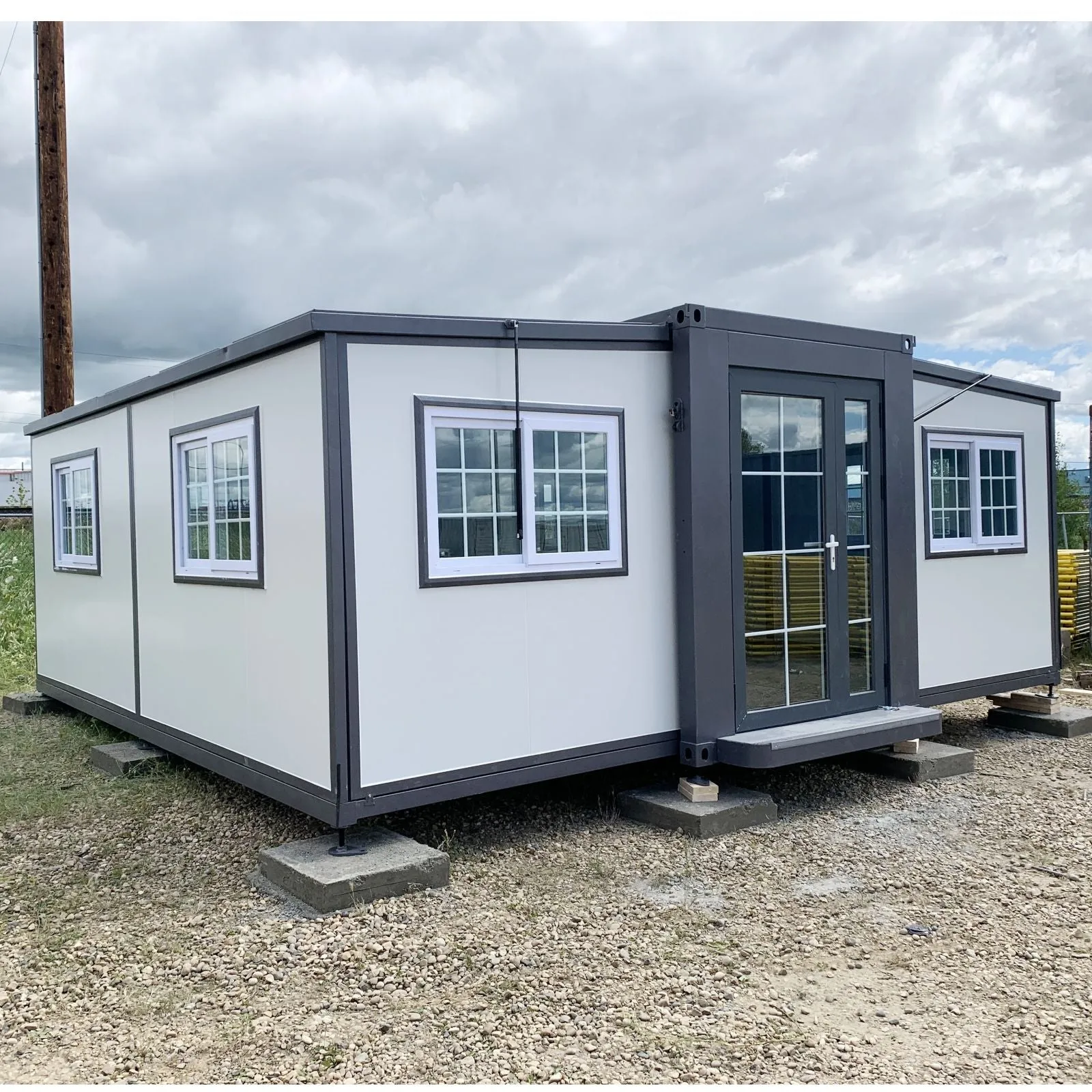 Modern Office Expandable Prefab Home 19ft x 20ft PM000119