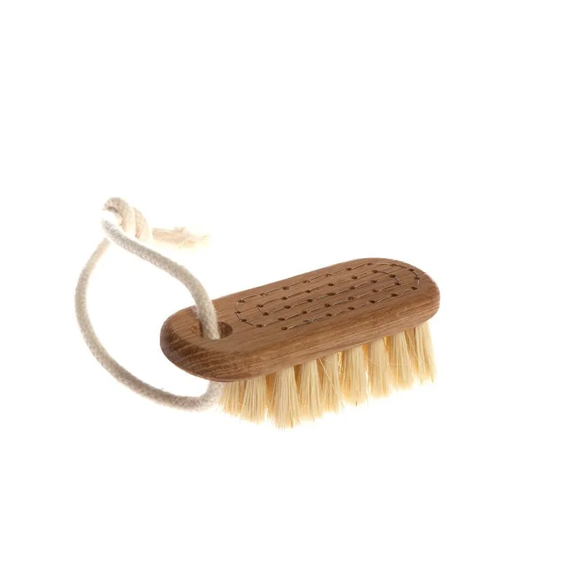 NAIL BRUSH WITH ROPE