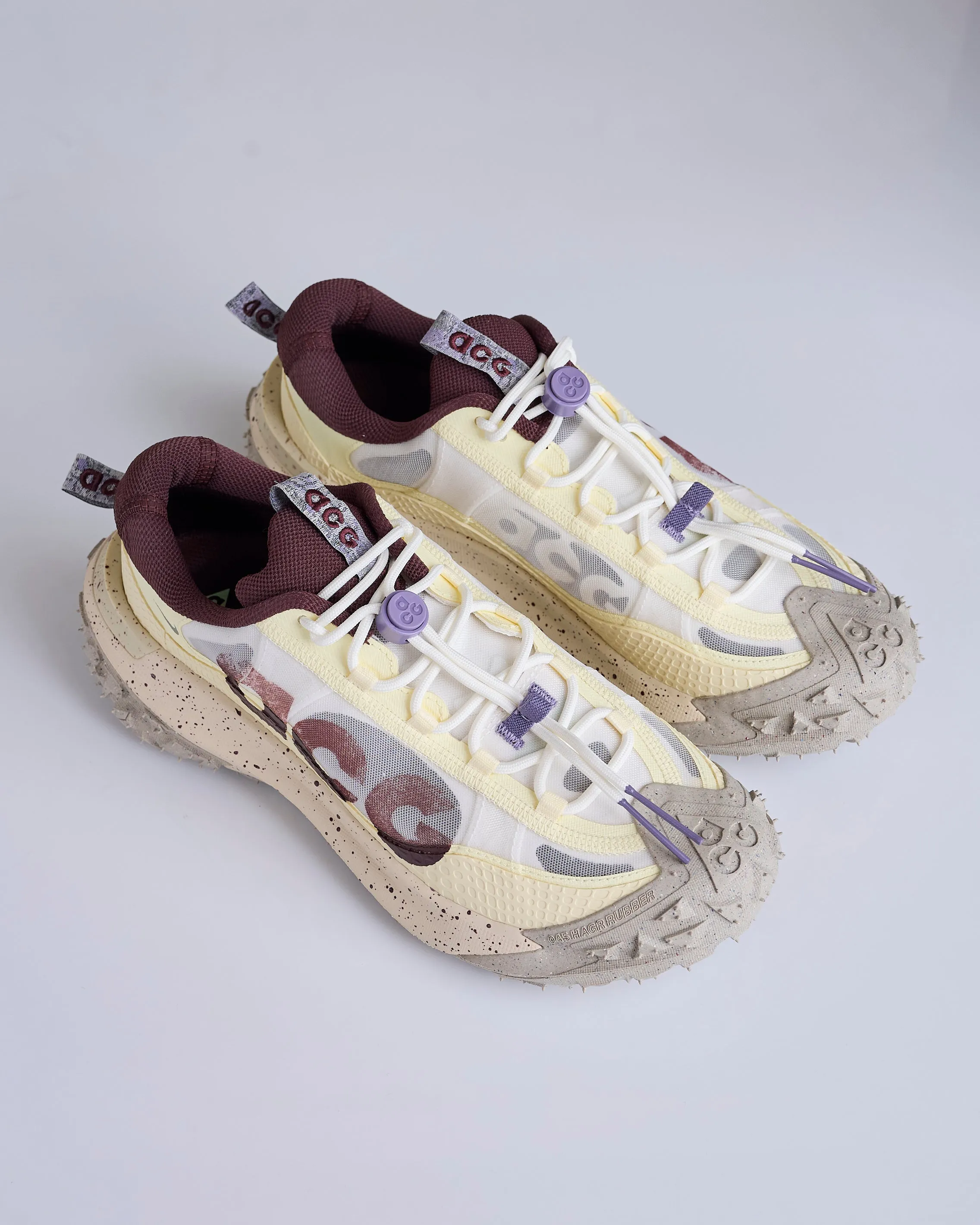 Nike Men's ACG Mountain Fly 2 Low Sail Earth-Sanddrift-Vapor Green