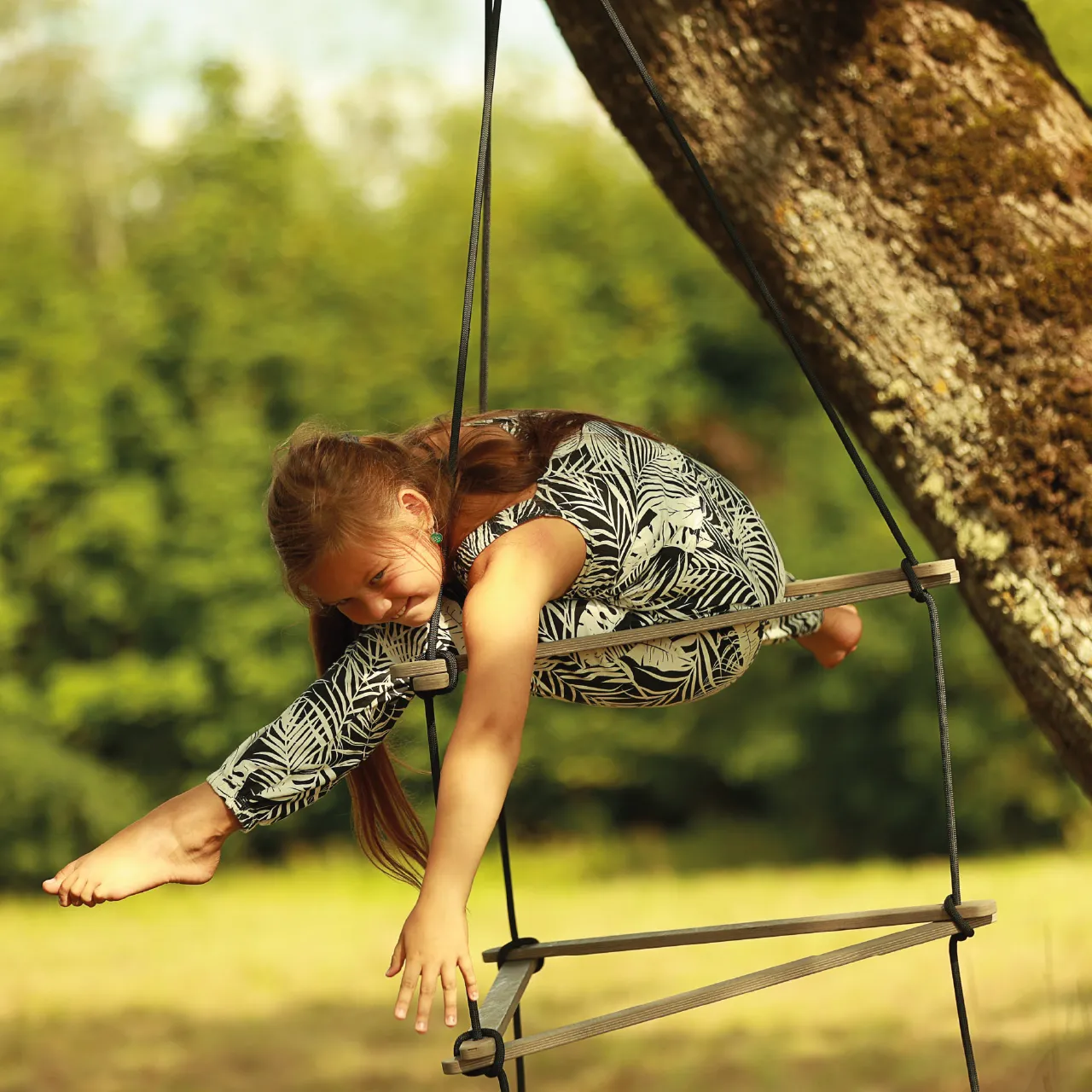 Rope ladder Triangle swing set large brown